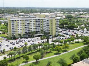 4400 Hillcrest Dr 916B, Hollywood FL 33021