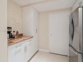 4400 Hillcrest Dr 916B, Hollywood FL 33021