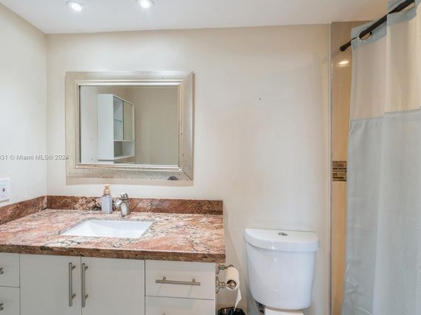 4400 Hillcrest Dr 916B, Hollywood FL 33021