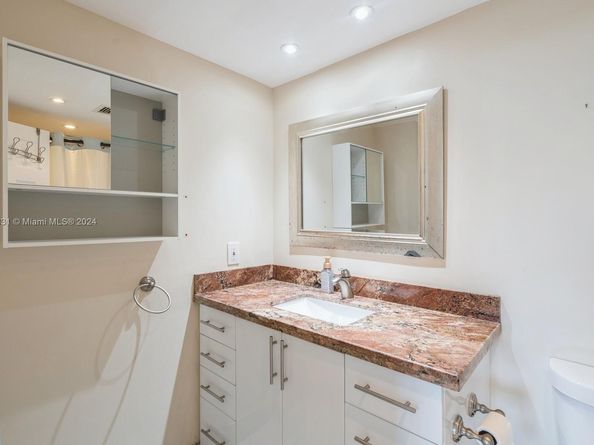 4400 Hillcrest Dr 916B, Hollywood FL 33021