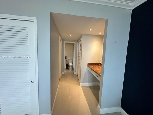 4400 Hillcrest Dr 916B, Hollywood FL 33021