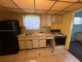 130 NW 48th St, Miami FL 33127