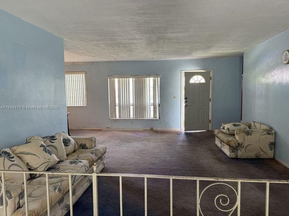 130 NW 48th St, Miami FL 33127
