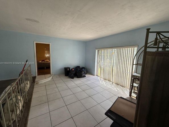 130 NW 48th St, Miami FL 33127