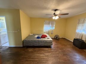 130 NW 48th St, Miami FL 33127