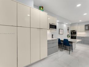 1410 Cleveland Rd, Miami Beach FL 33141