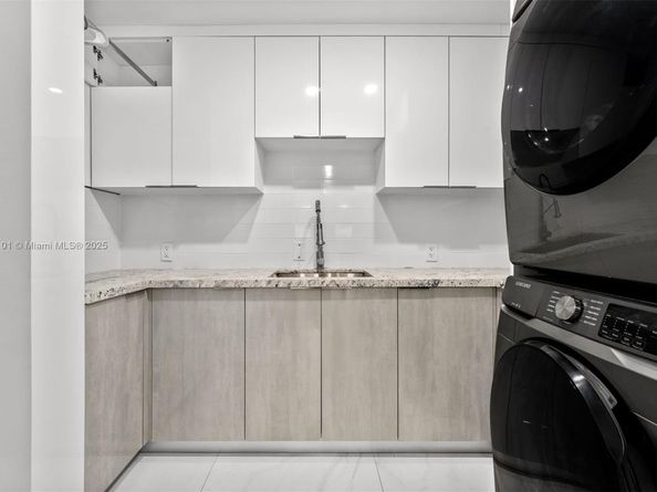 1410 Cleveland Rd, Miami Beach FL 33141