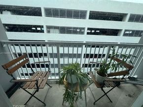 104 SW 9th St 1403, Miami FL 33130