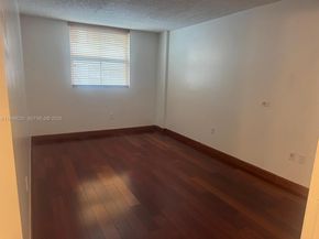 104 SW 9th St 1403, Miami FL 33130