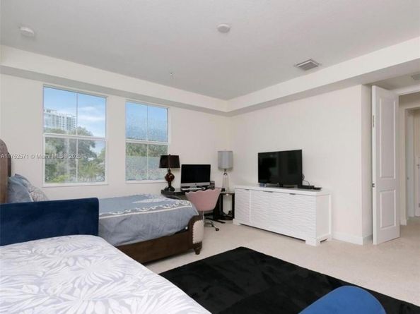 2910 NW 124th Way 2910, Sunrise FL 33323
