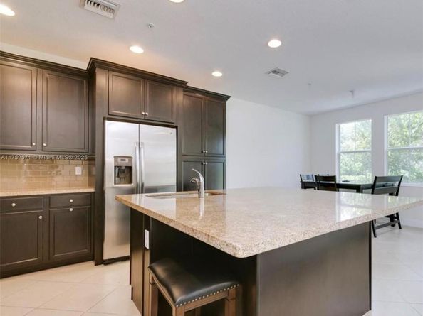 2910 NW 124th Way 2910, Sunrise FL 33323