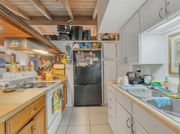 2631 Flamingo Ln, Fort Lauderdale FL 33312