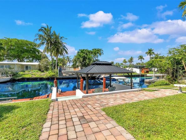 2631 Flamingo Ln, Fort Lauderdale FL 33312