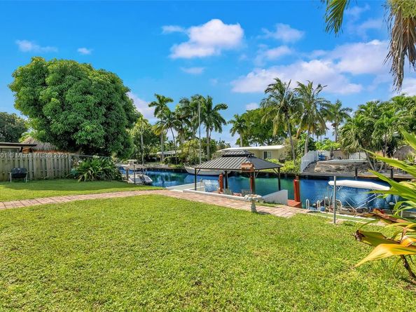 2631 Flamingo Ln, Fort Lauderdale FL 33312