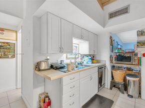 2631 Flamingo Ln, Fort Lauderdale FL 33312