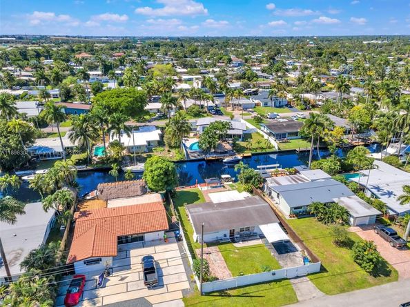 2631 Flamingo Ln, Fort Lauderdale FL 33312