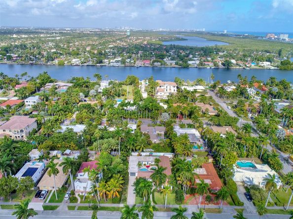 1017 Tyler St, Hollywood FL 33019