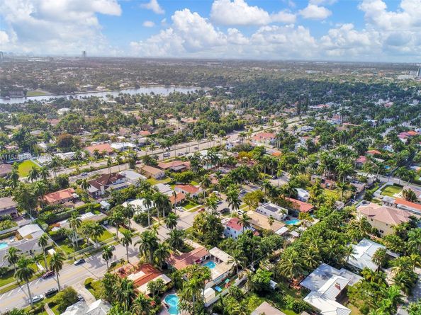 1017 Tyler St, Hollywood FL 33019