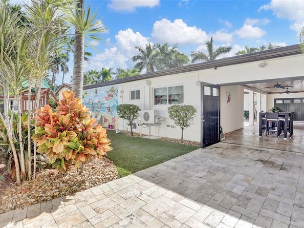 1017 Tyler St, Hollywood FL 33019