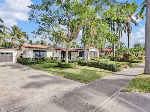 1017 Tyler St, Hollywood FL 33019