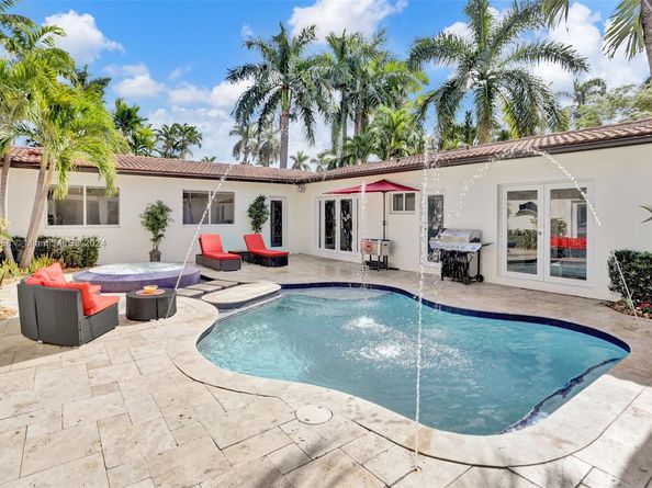 1017 Tyler St, Hollywood FL 33019