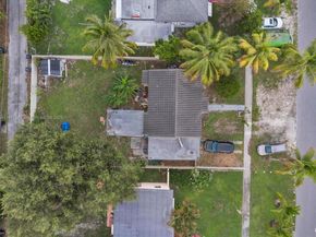 1675 NE 160th St, North Miami Beach FL 33162