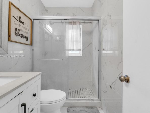 1675 NE 160th St, North Miami Beach FL 33162
