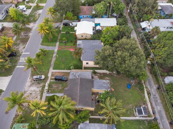 1675 NE 160th St, North Miami Beach FL 33162