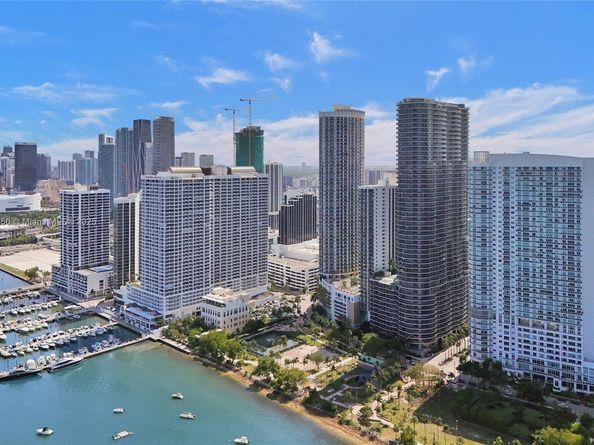 1750 N Bayshore Dr 4007, Miami FL 33132