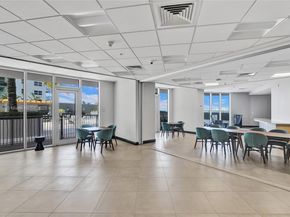 1750 N Bayshore Dr 4007, Miami FL 33132