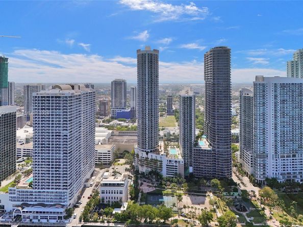 1750 N Bayshore Dr 4007, Miami FL 33132