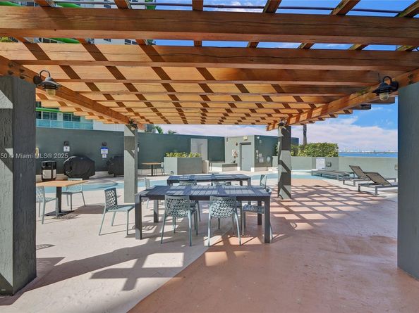 1750 N Bayshore Dr 4007, Miami FL 33132