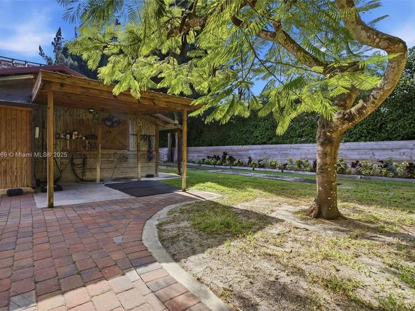 5601 SW 195th Ter, Southwest Ranches FL 33332