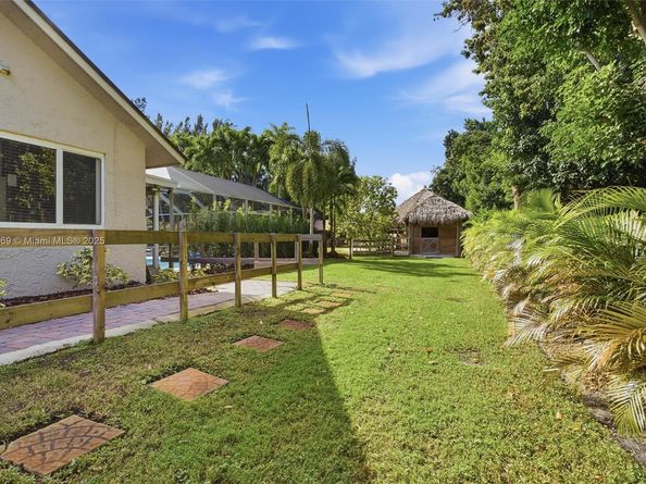 5601 SW 195th Ter, Southwest Ranches FL 33332