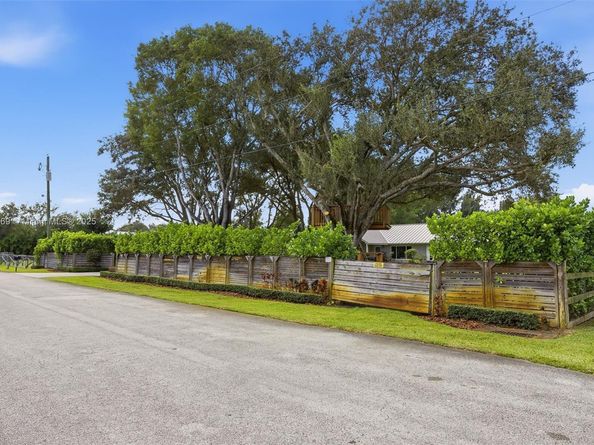 5601 SW 195th Ter, Southwest Ranches FL 33332