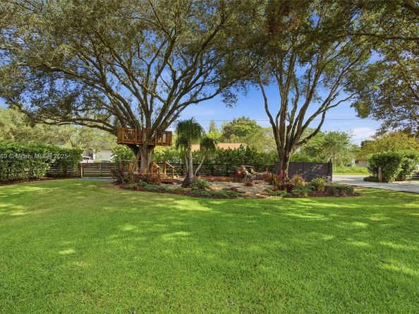 5601 SW 195th Ter, Southwest Ranches FL 33332