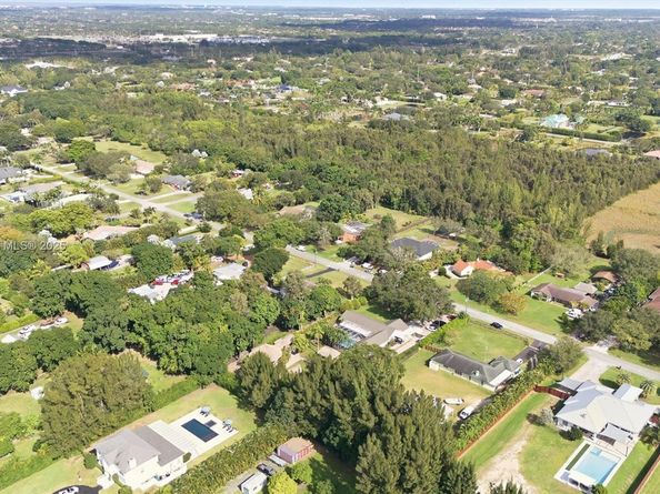 5601 SW 195th Ter, Southwest Ranches FL 33332