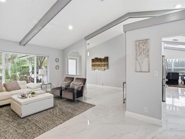 5601 SW 195th Ter, Southwest Ranches FL 33332