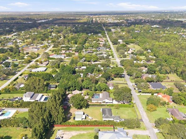 5601 SW 195th Ter, Southwest Ranches FL 33332