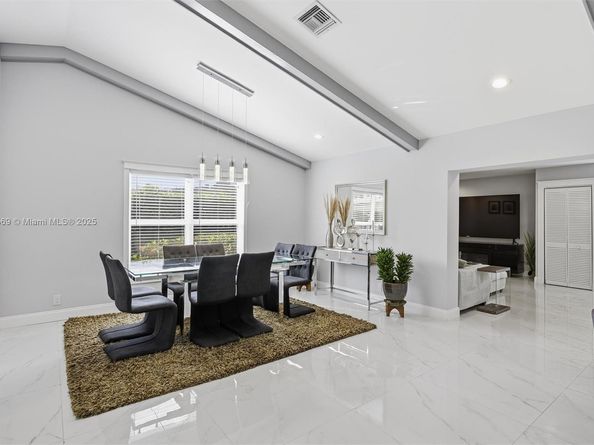 5601 SW 195th Ter, Southwest Ranches FL 33332