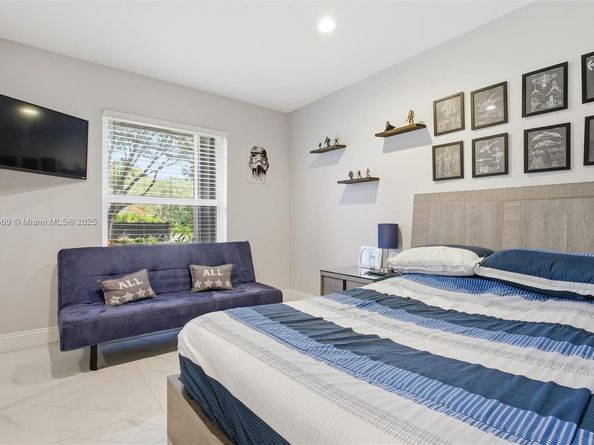 5601 SW 195th Ter, Southwest Ranches FL 33332