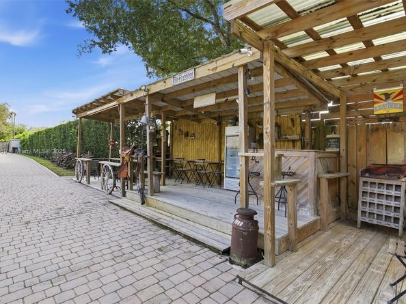 5601 SW 195th Ter, Southwest Ranches FL 33332