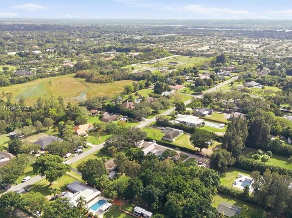 5601 SW 195th Ter, Southwest Ranches FL 33332