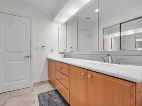 107 Heatherbrook Way 145, Hollywood FL 33021