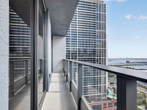 121 NE 5th Steet 3313, Miami FL 33132