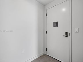 121 NE 5th Steet 3313, Miami FL 33132