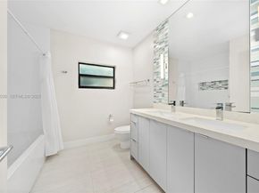 3141 N Bay Rd, Miami Beach FL 33140