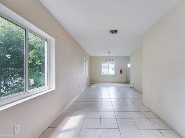 8301 NW 5th Ave 8301, Miami FL 33150