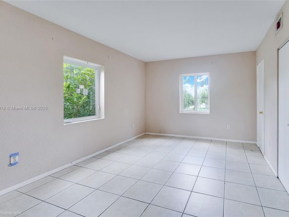 8301 NW 5th Ave 8301, Miami FL 33150