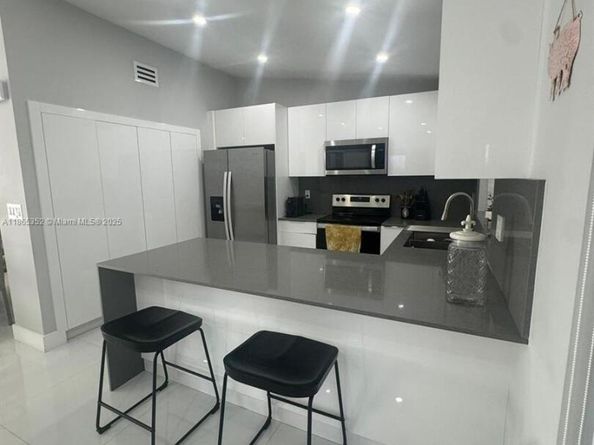 1051 NW 128th Ave, Miami FL 33182